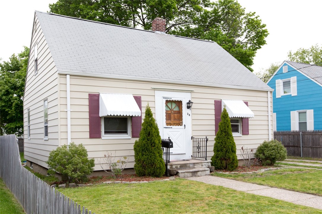 28 Wasaga Road Pawtucket, RI 02861 - Photo 2 of 19 Gallery Image 2
