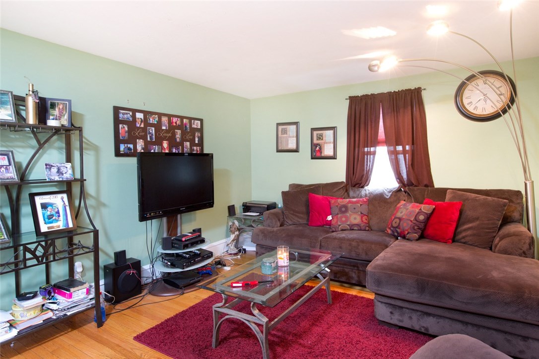 28 Wasaga Road Pawtucket, RI 02861 - Photo 4 of 19 Gallery Image 4
