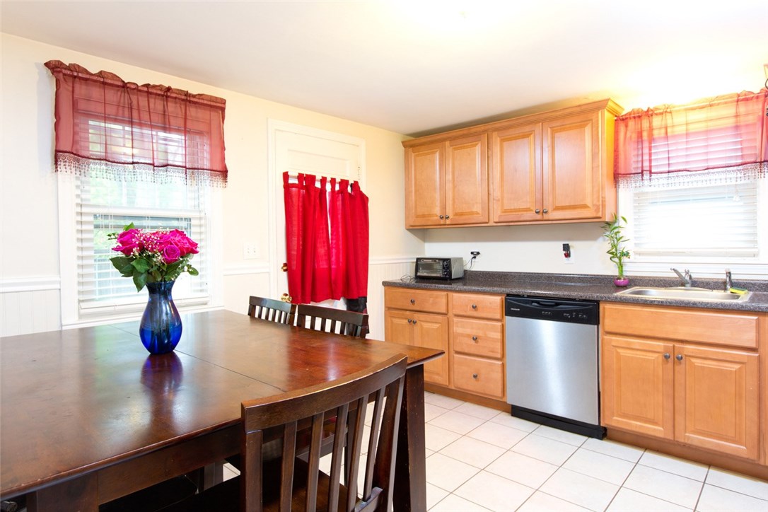 28 Wasaga Road Pawtucket, RI 02861 - Photo 6 of 19 Gallery Image 6