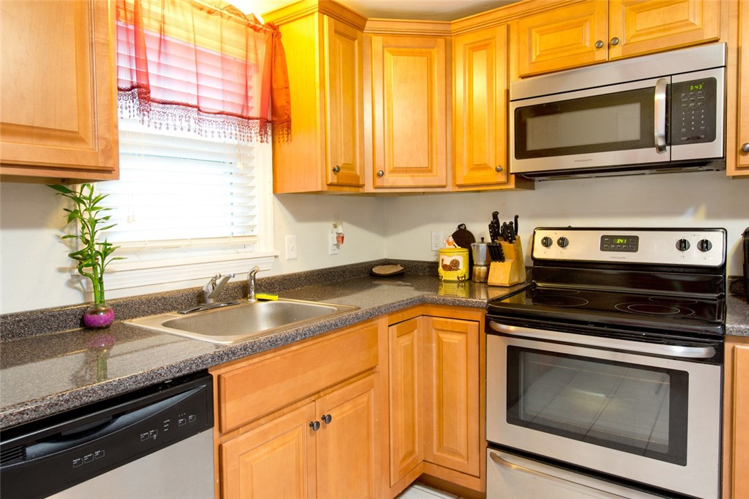 28 Wasaga Road Pawtucket, RI 02861 - Photo 8 of 19 Gallery Image 8