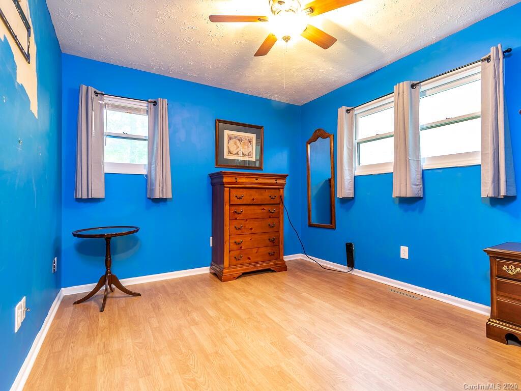 3709 Howard Gap Road Saluda, NC 28773 - Photo 12 of 34 Gallery Image 12