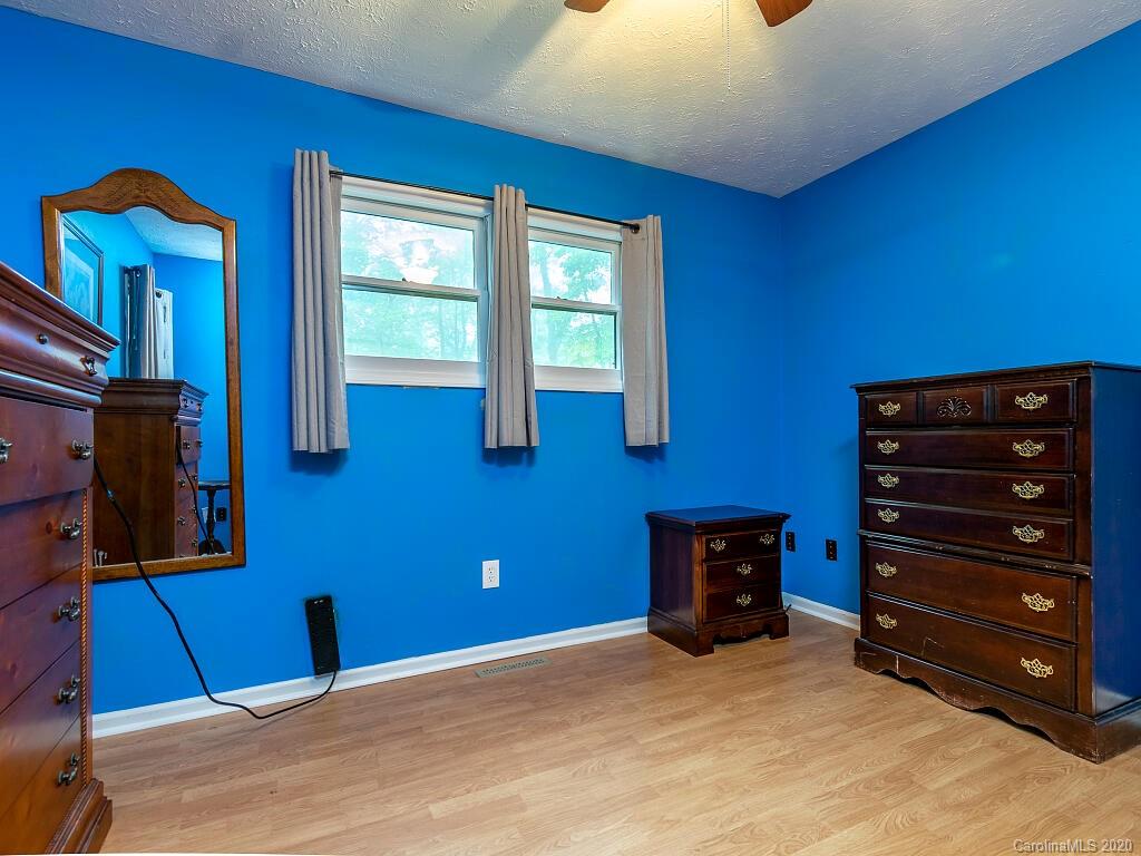 3709 Howard Gap Road Saluda, NC 28773 - Photo 13 of 34 Gallery Image 13