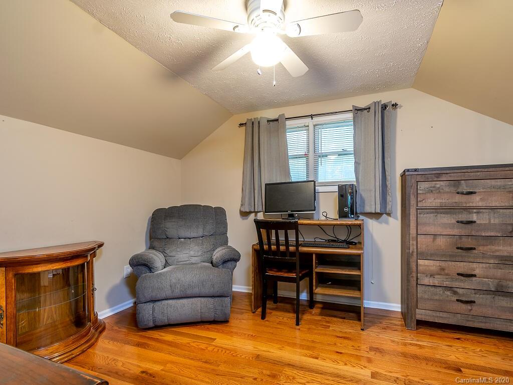3709 Howard Gap Road Saluda, NC 28773 - Photo 15 of 34 Gallery Image 15