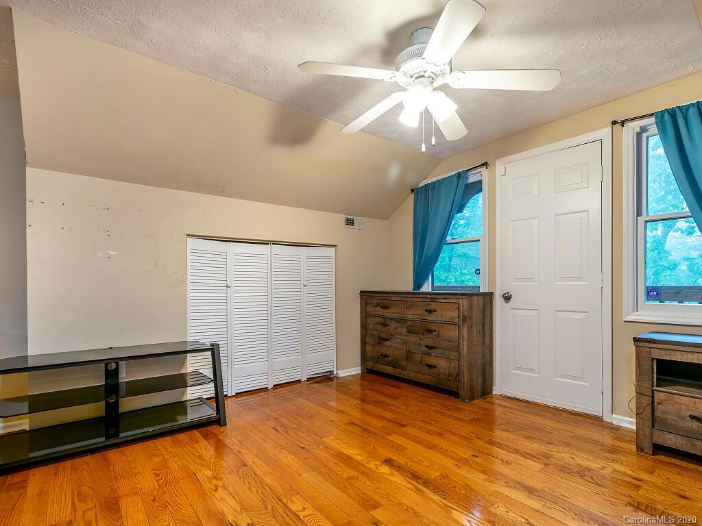 3709 Howard Gap Road Saluda, NC 28773 - Photo 22 of 34 Gallery Image 22