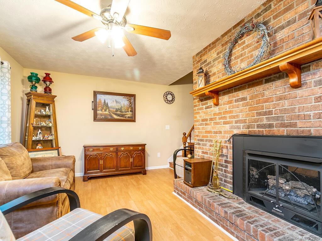 3709 Howard Gap Road Saluda, NC 28773 - Photo 9 of 34 Gallery Image 9