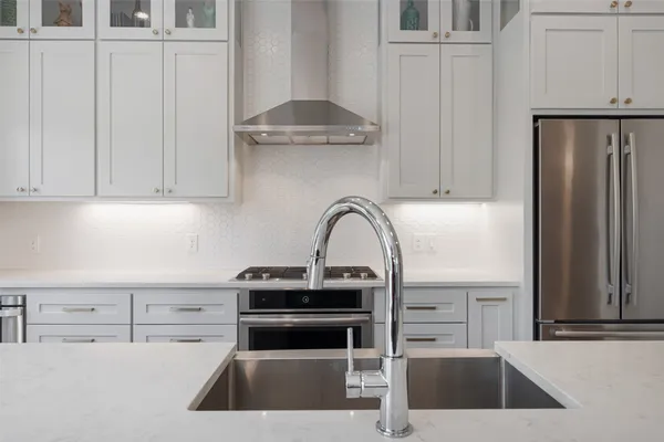 $5,700 | 1105 West 39th 1/2 Street, Unit B, Austin, TX 78756