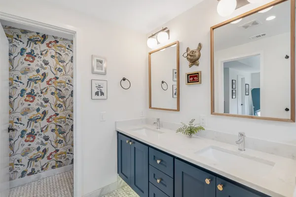 $5,700 | 1105 West 39th 1/2 Street, Unit B, Austin, TX 78756