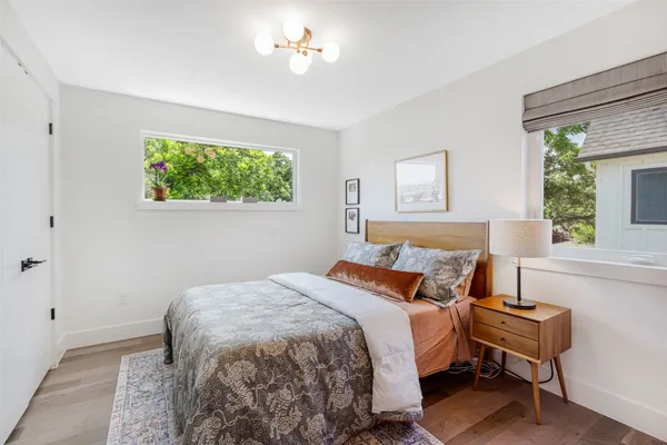 $5,700 | 1105 West 39th 1/2 Street, Unit B, Austin, TX 78756
