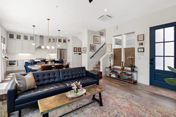 $5,700 | 1105 West 39th 1/2 Street, Unit B, Austin, TX 78756