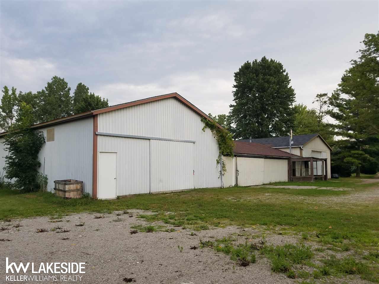 814 Mayer Road Columbus, MI 48063 - Photo 4 of 40 31327219-3.JPG
