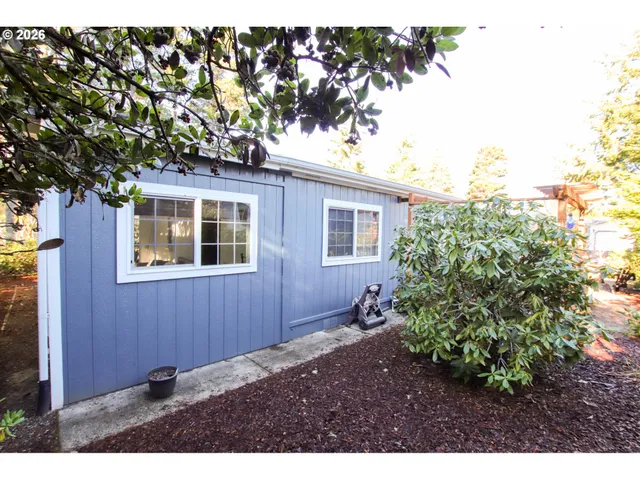 $379,000 | 135 43rd Way, Florence, OR 97439
