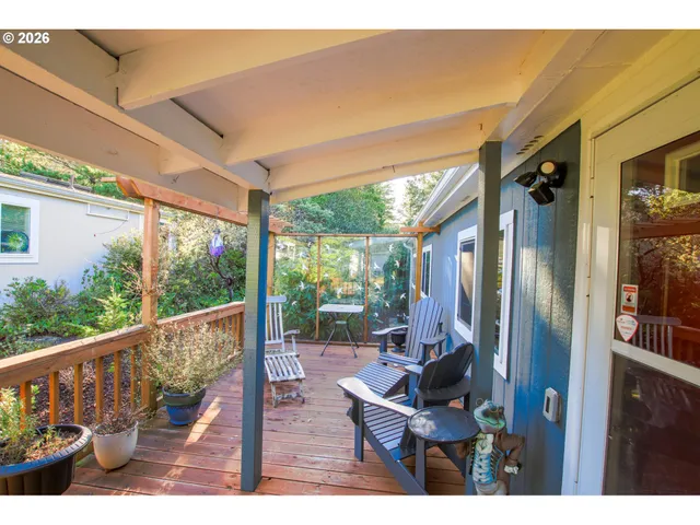 $379,000 | 135 43rd Way, Florence, OR 97439