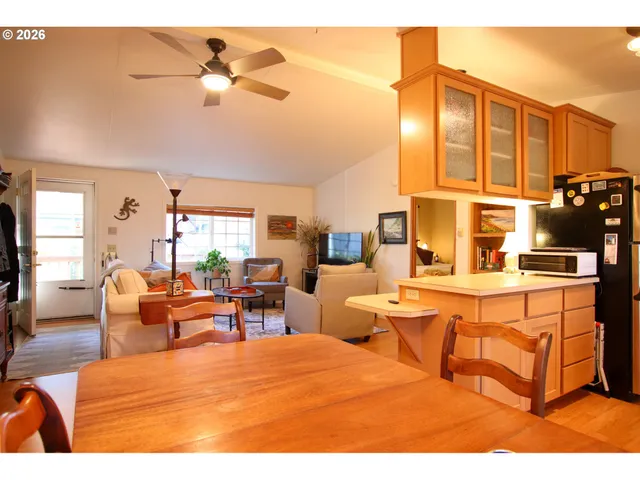 $379,000 | 135 43rd Way, Florence, OR 97439