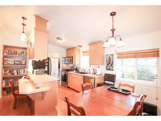 $379,000 | 135 43rd Way, Florence, OR 97439