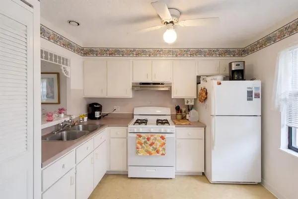 $1,350 | 1428 Arrowhead Circle West, Clearwater, FL 33759