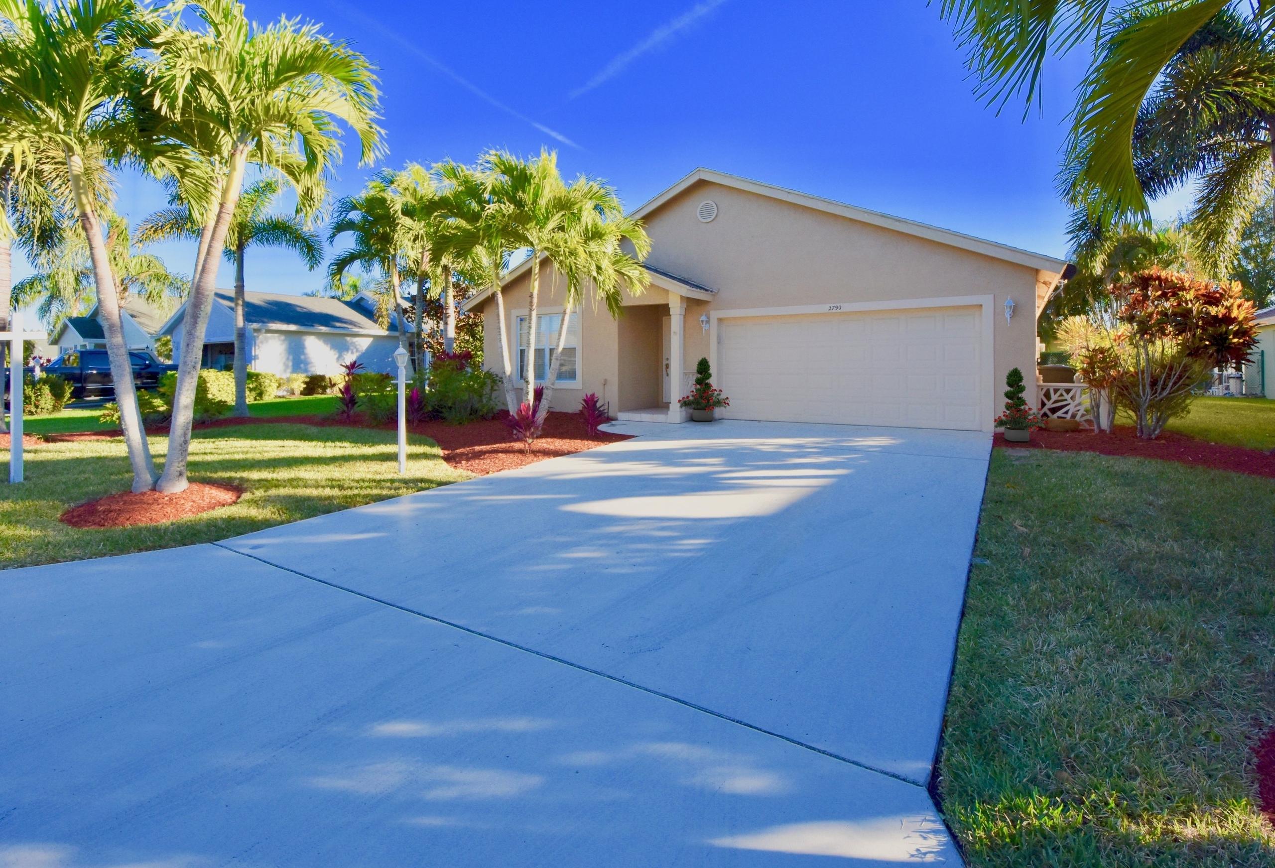 2790 Southwest Riviera Road Stuart, FL 34997 - Photo 1 of 40 Home Front (2)