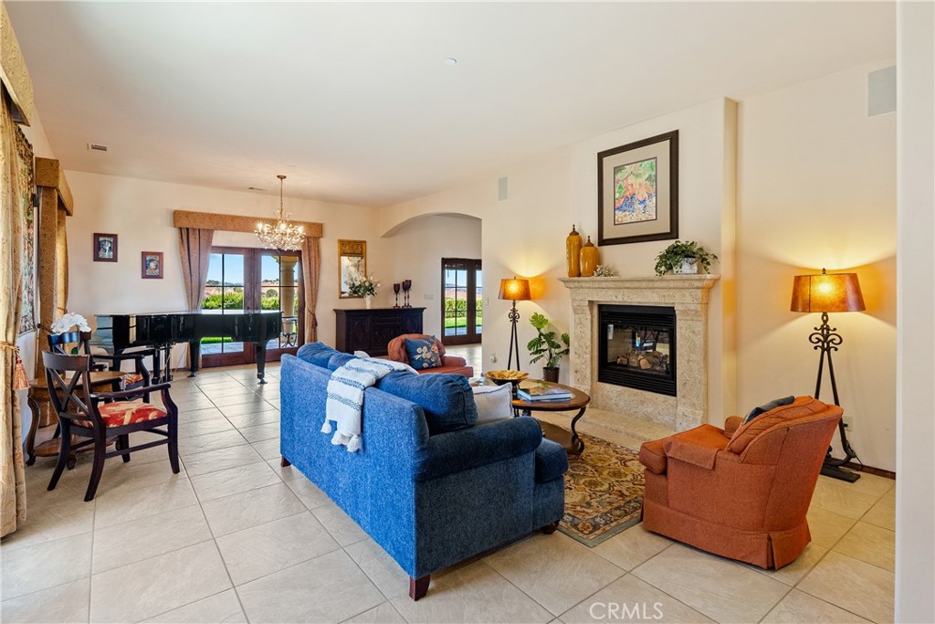 725 Spring Creek Way Templeton, CA 93465 - Photo 13 of 75