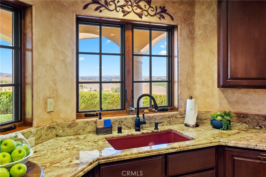 725 Spring Creek Way Templeton, CA 93465 - Photo 19 of 75