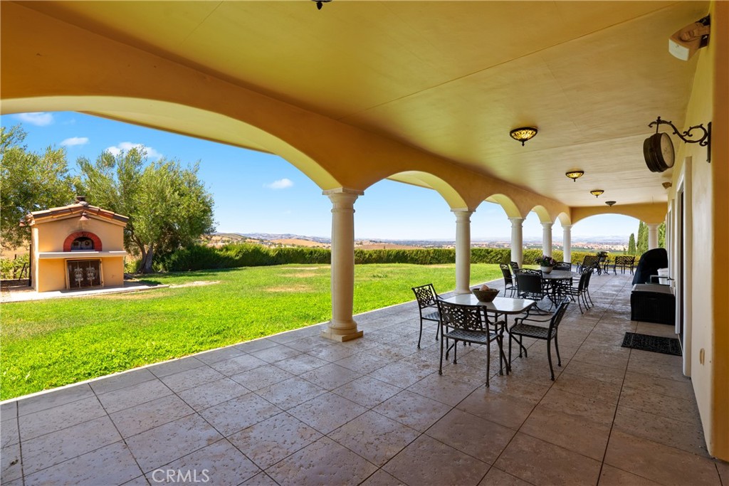 725 Spring Creek Way Templeton, CA 93465 - Photo 4 of 70