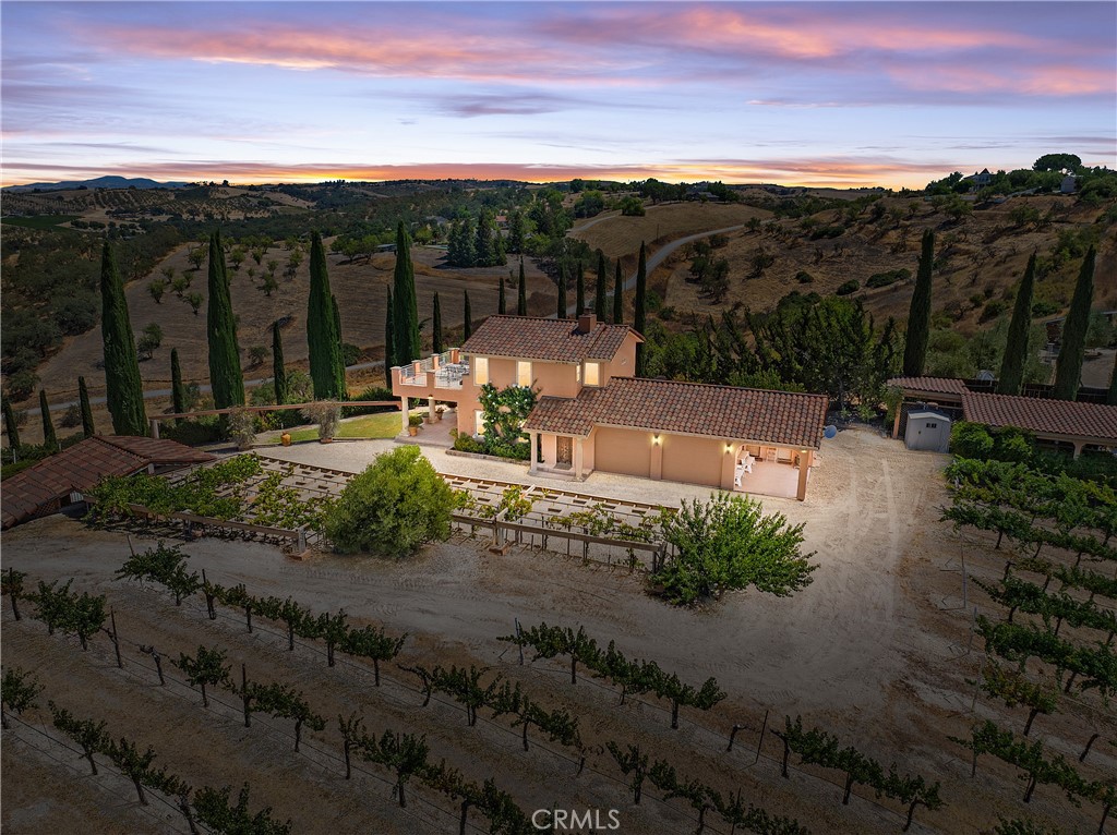 725 Spring Creek Way Templeton, CA 93465 - Photo 67 of 70 a view of a outdoor space