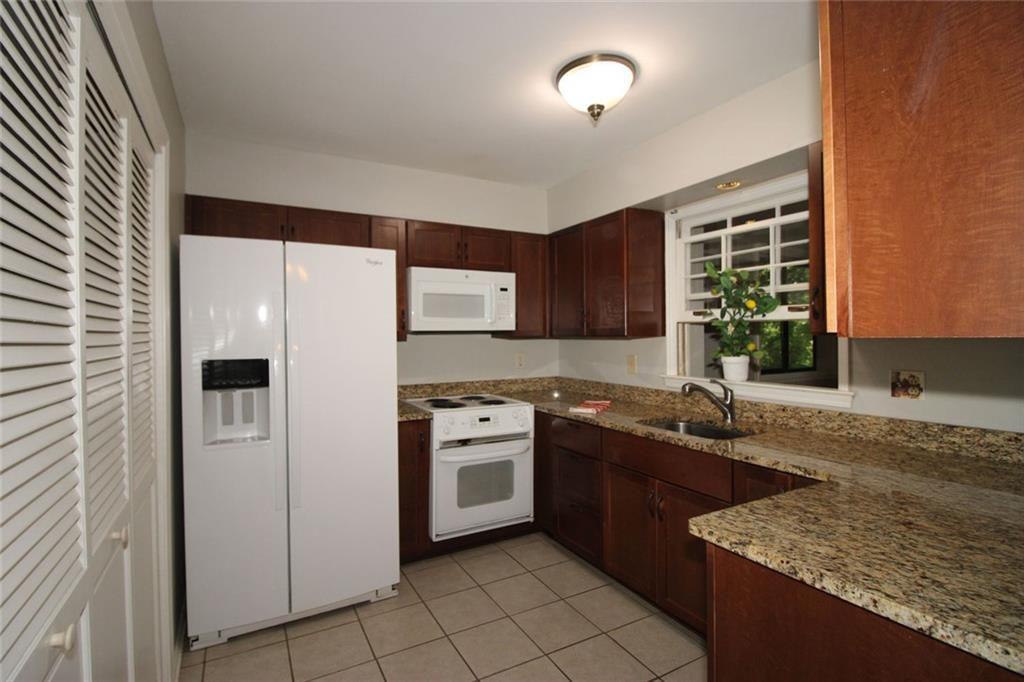 68 La Rue Place Northwest Atlanta, GA 30327 - Photo 15 of 72