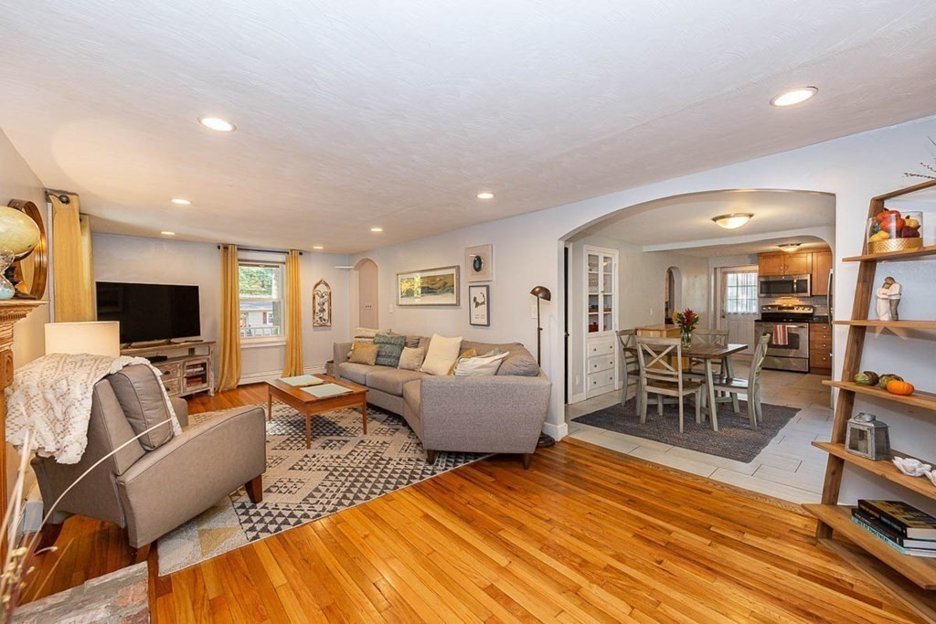 60 Wilmington Road Burlington, MA 01803 - Photo 10 of 34 Gallery Image 10