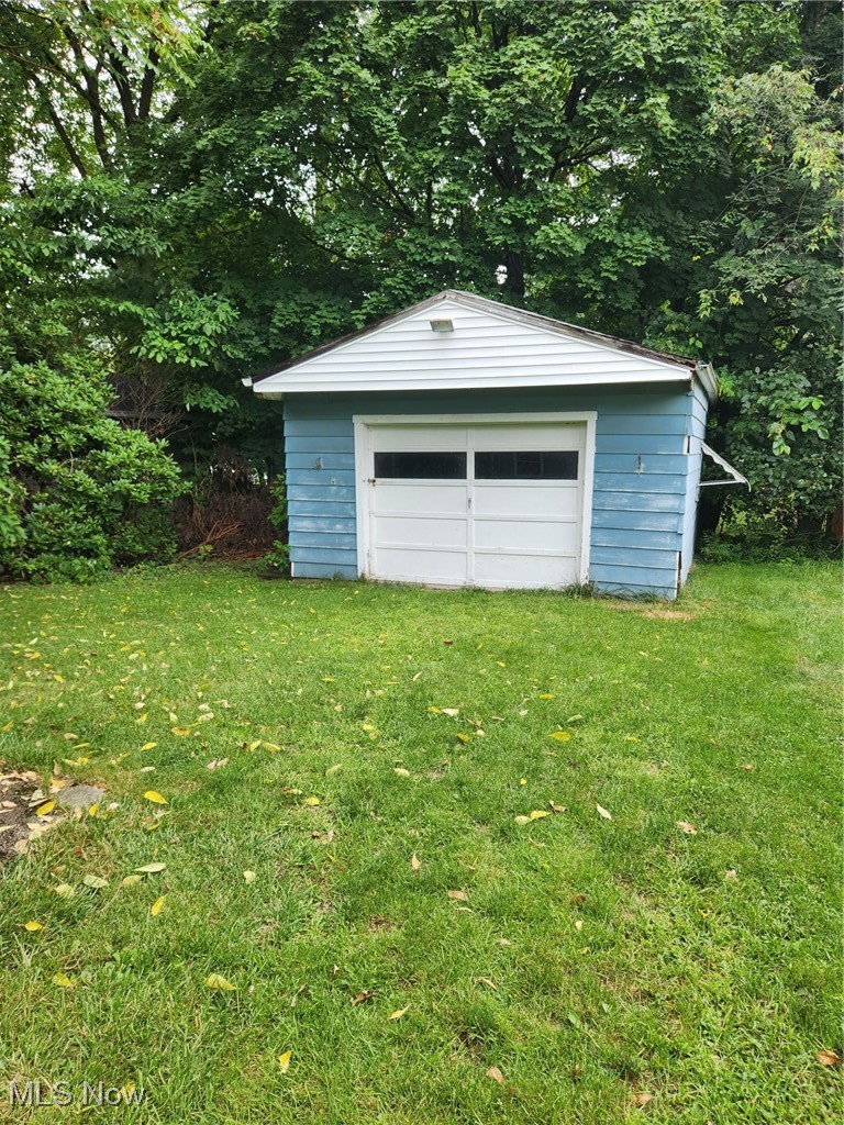1227 Murray Avenue Akron, OH 44310 - Photo 5 of 19