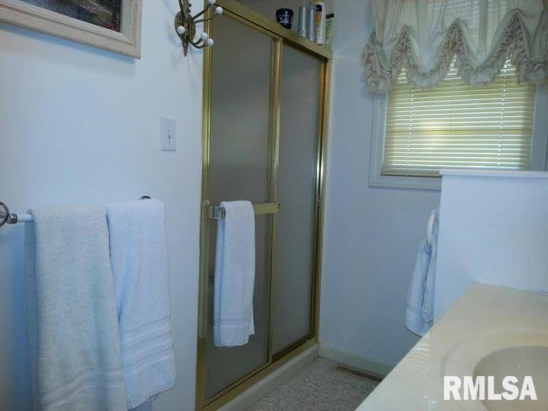 16500 Freeman Spur Road Herrin, IL 62948 - Photo 8 of 9 Gallery Image 8