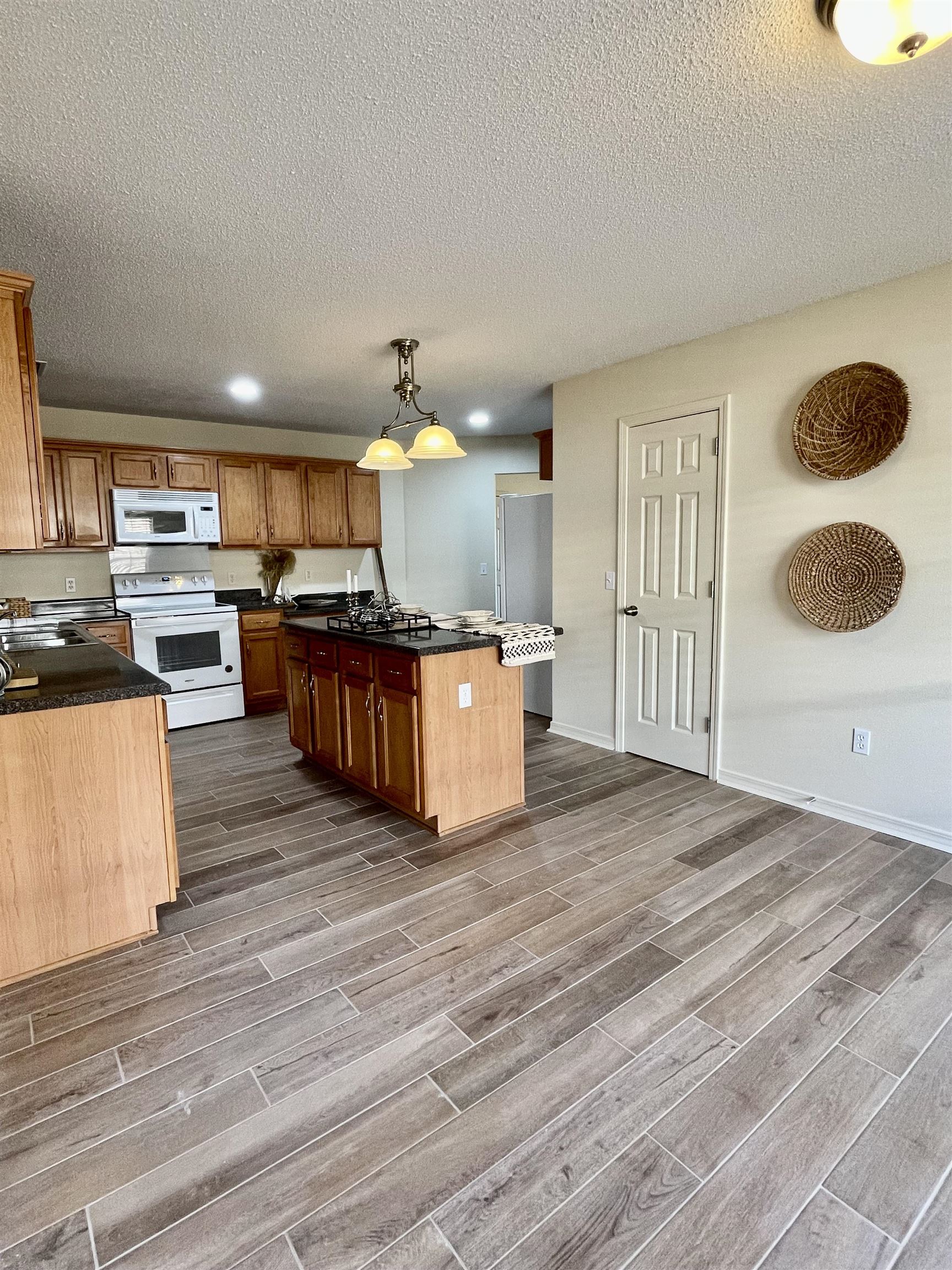 1024 Amazon Drive Foley, AL 36535 - Photo 5 of 25