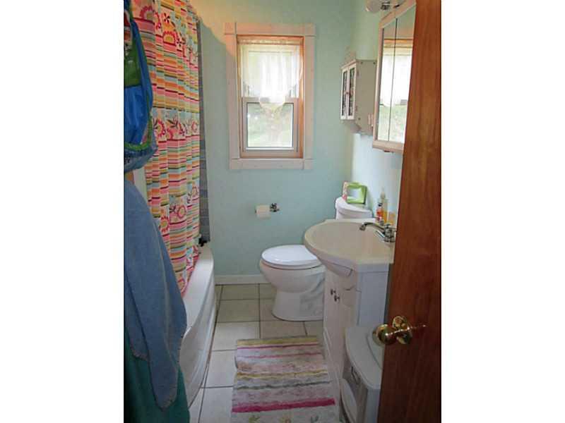 230 Marwood Road Cabot, PA 16023 - Photo 3 of 10 Full Bath.