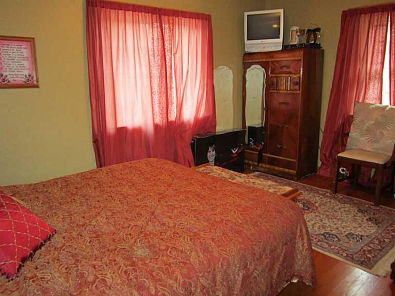 230 Marwood Road Cabot, PA 16023 - Photo 6 of 10 Master Bedroom.
