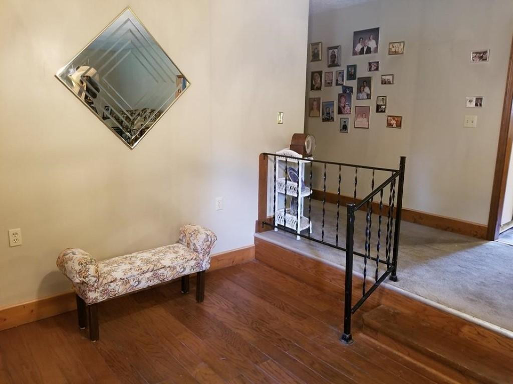 697 Long Hollow Road Elizabethton, TN 37643 - Photo 4 of 20 Photo 4