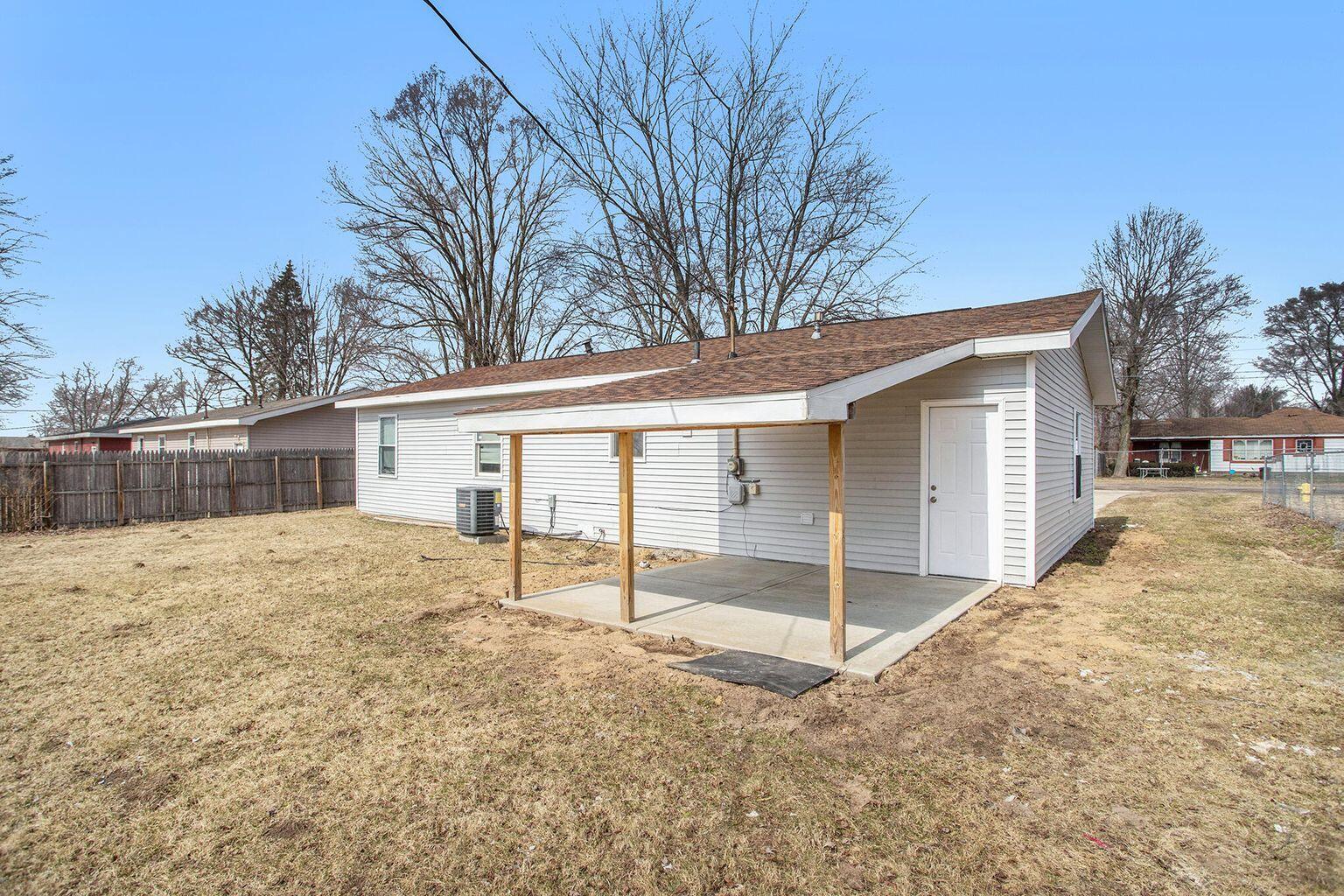 2430 Butler Road Benton Harbor, MI 49022 - Photo 4 of 15 20220310141946700279000000-o