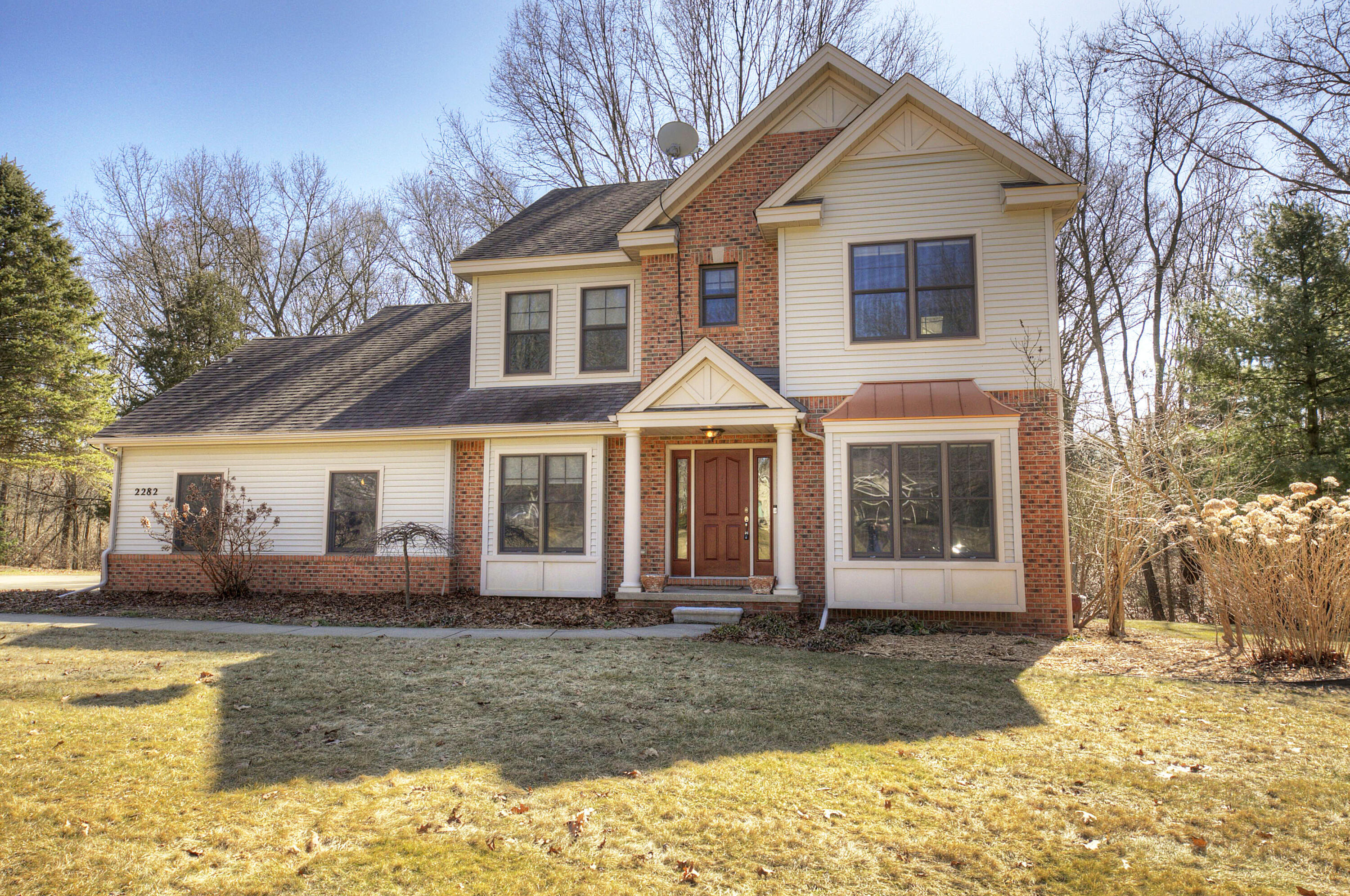 2282 Sunny Ridge Drive Pinckney, MI 48169 - Photo 1 of 81 930A0273_4_5