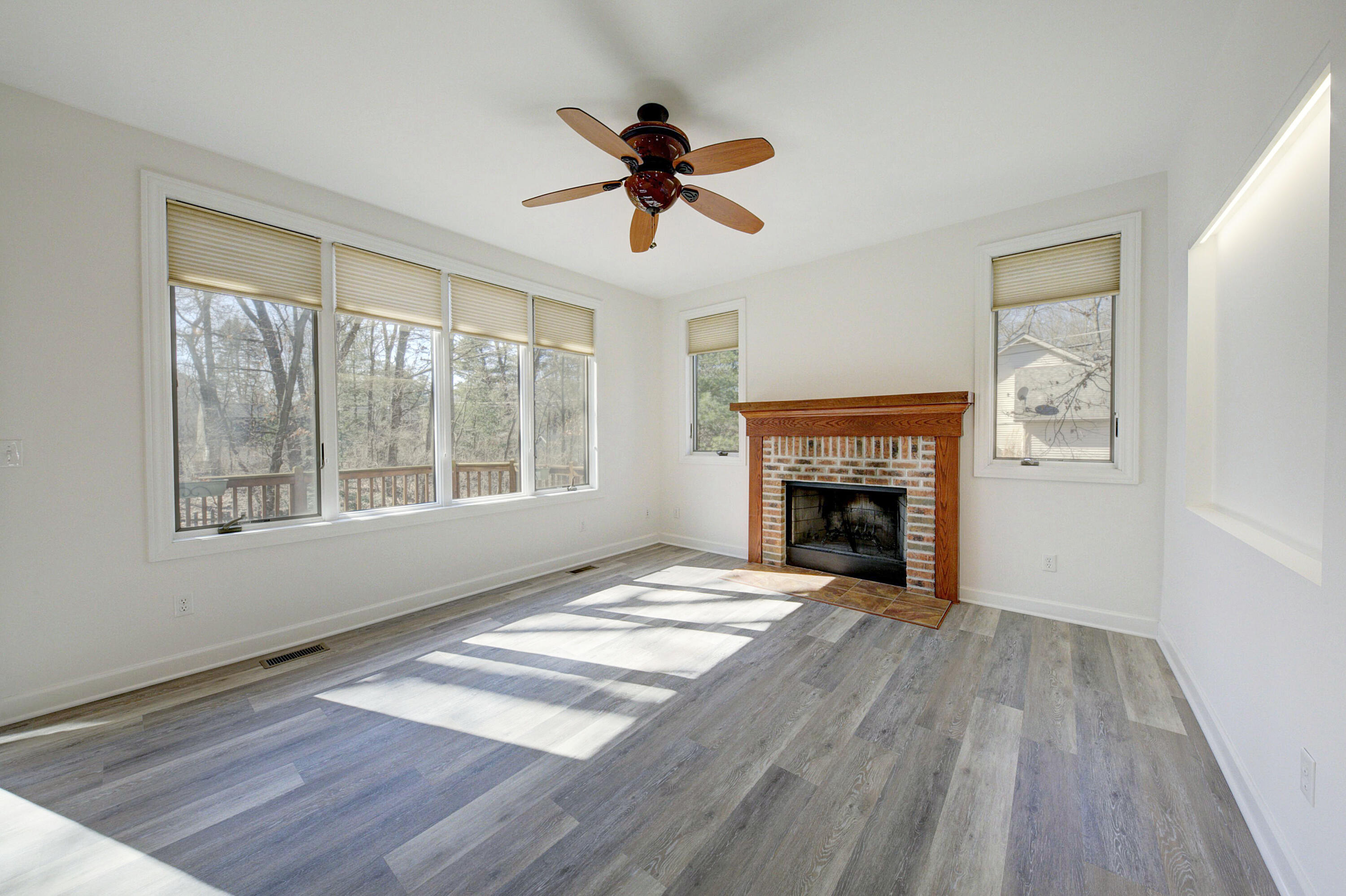 2282 Sunny Ridge Drive Pinckney, MI 48169 - Photo 15 of 81 930A0075_6_7