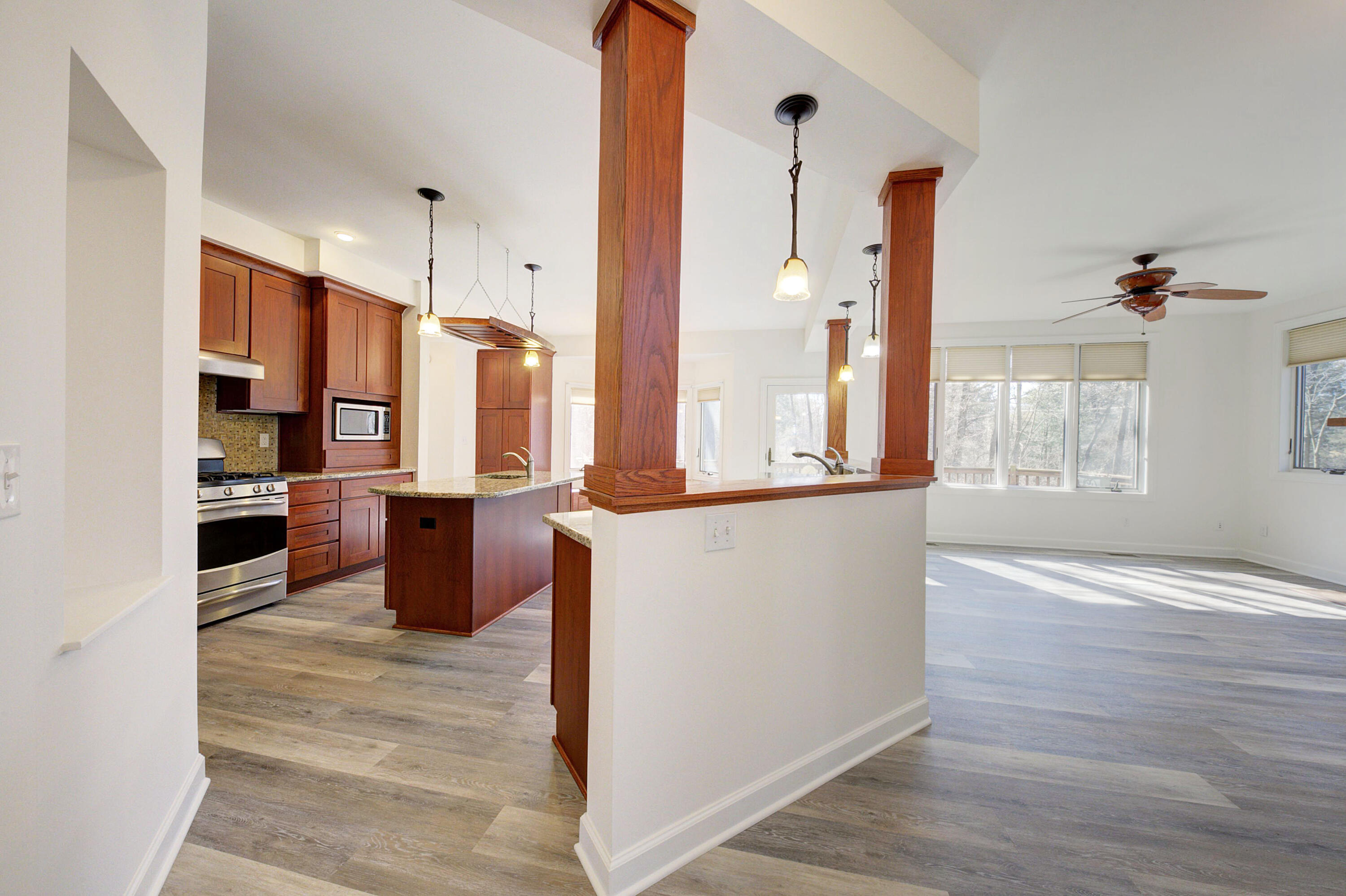 2282 Sunny Ridge Drive Pinckney, MI 48169 - Photo 4 of 81 930A0009_10_11