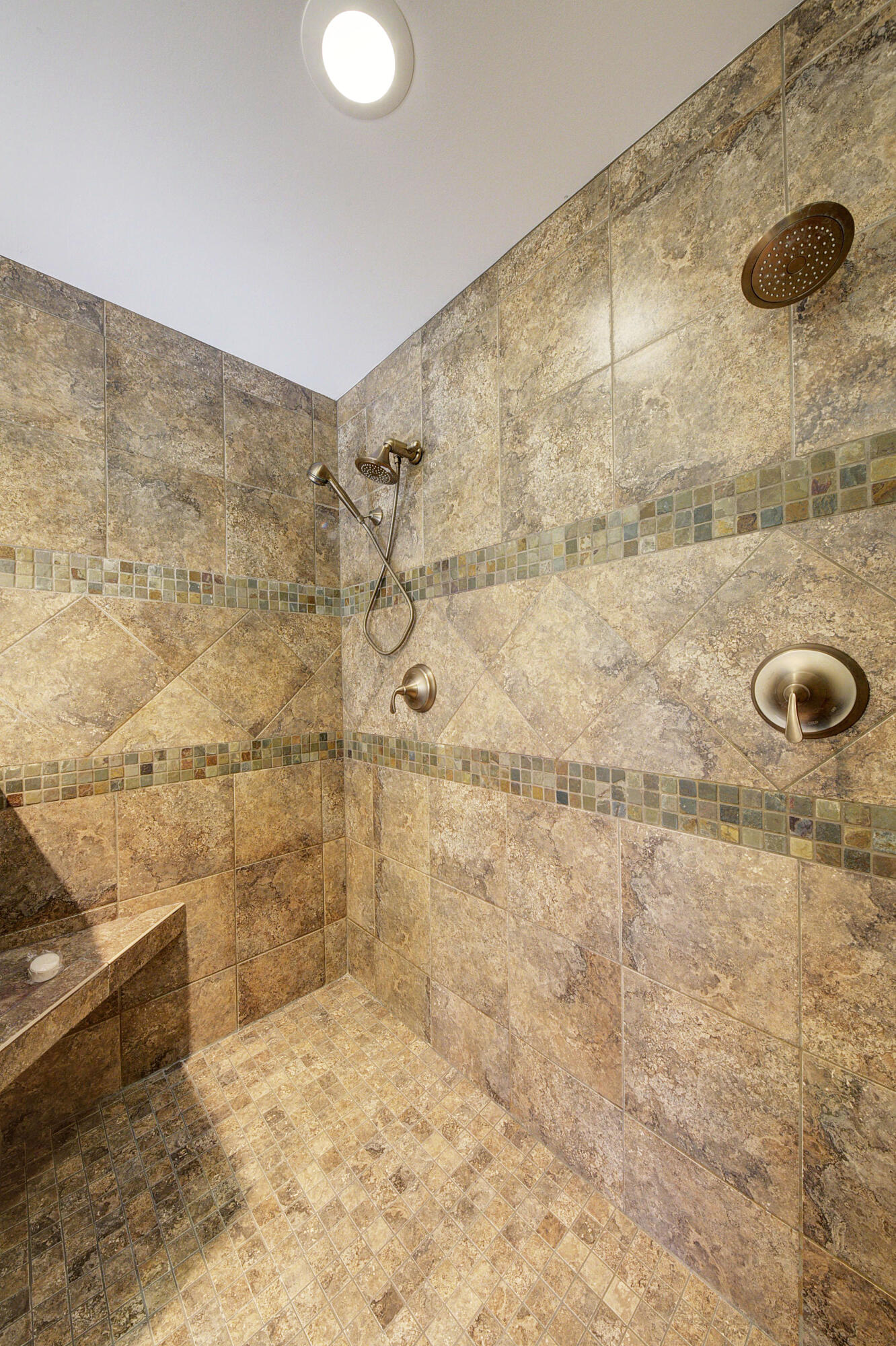 2282 Sunny Ridge Drive Pinckney, MI 48169 - Photo 44 of 81 930A0183_4_5