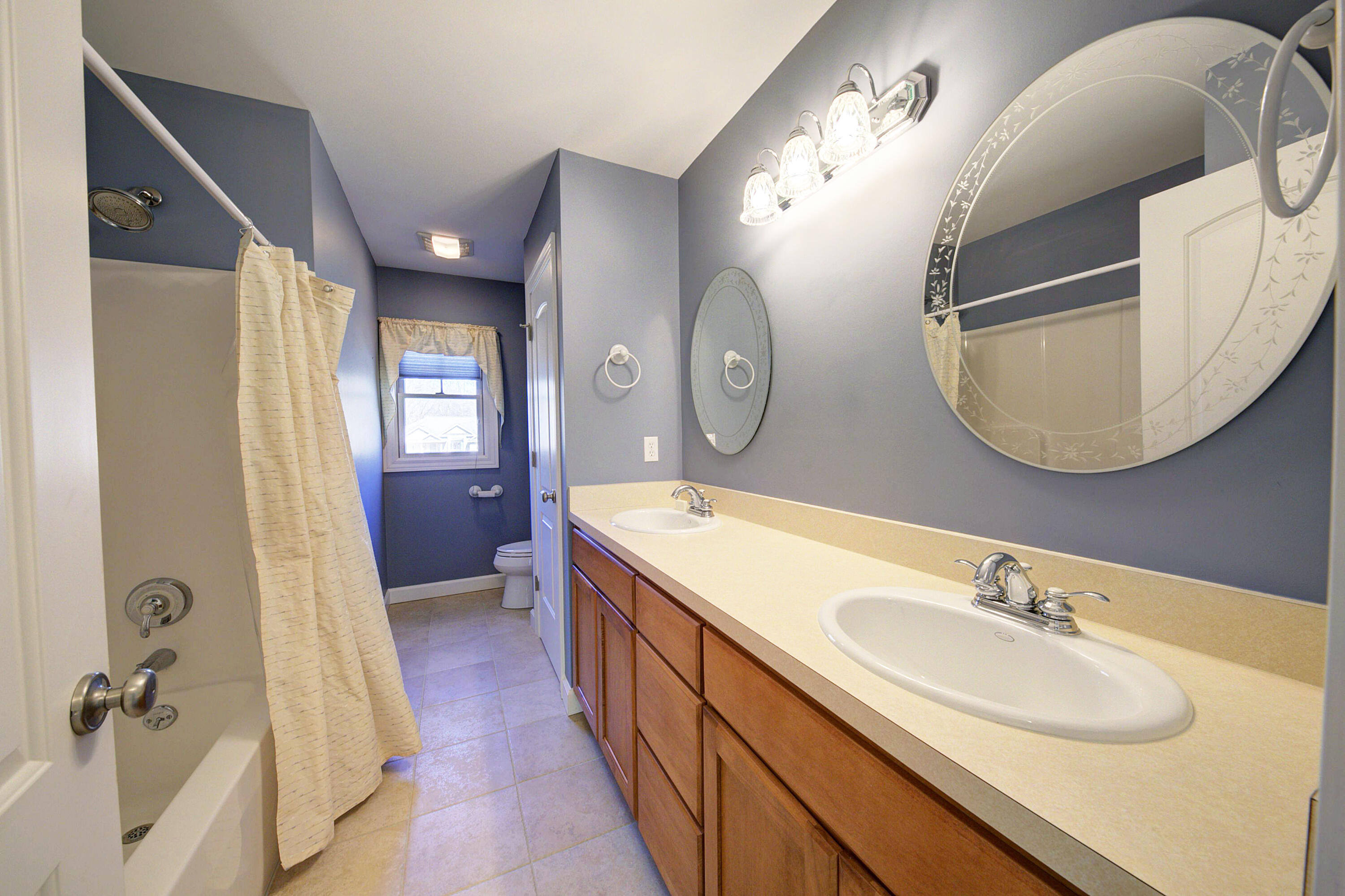 2282 Sunny Ridge Drive Pinckney, MI 48169 - Photo 51 of 81 930A0198_199_200
