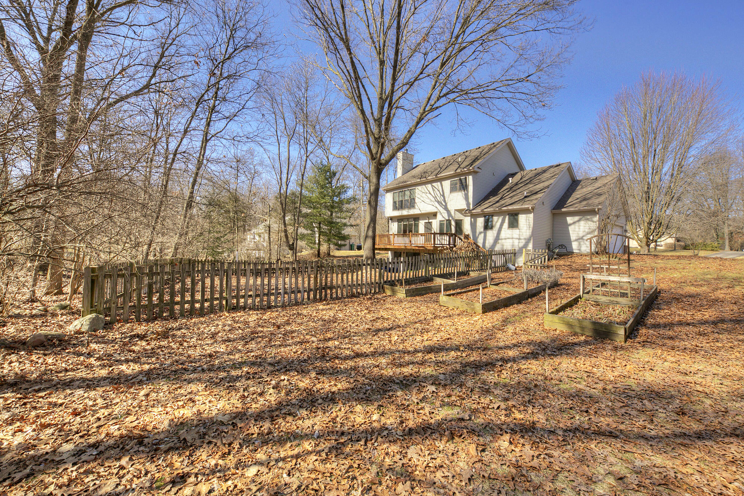 2282 Sunny Ridge Drive Pinckney, MI 48169 - Photo 69 of 81 930A0294_5_6