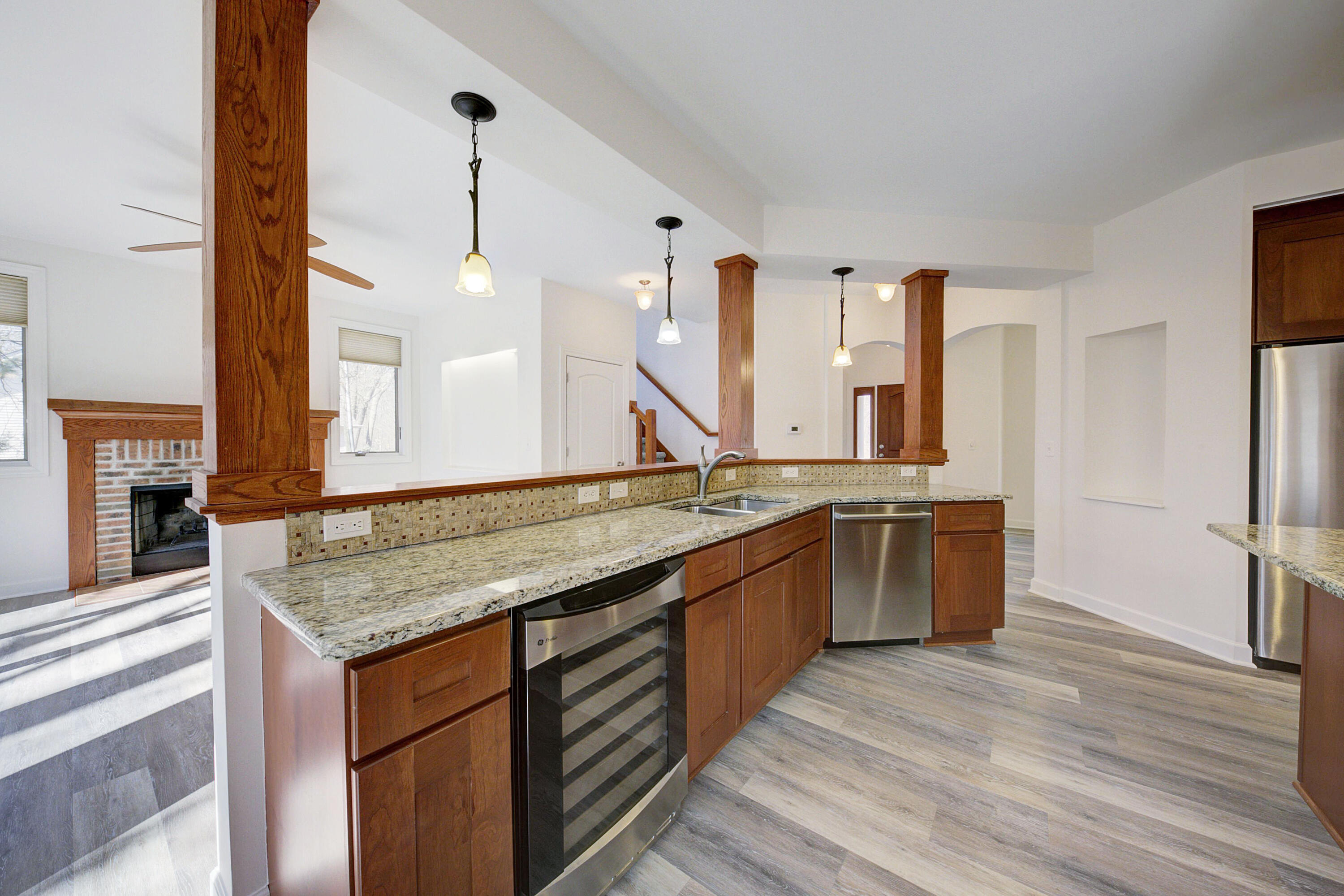 2282 Sunny Ridge Drive Pinckney, MI 48169 - Photo 9 of 81 930A0039_40_41