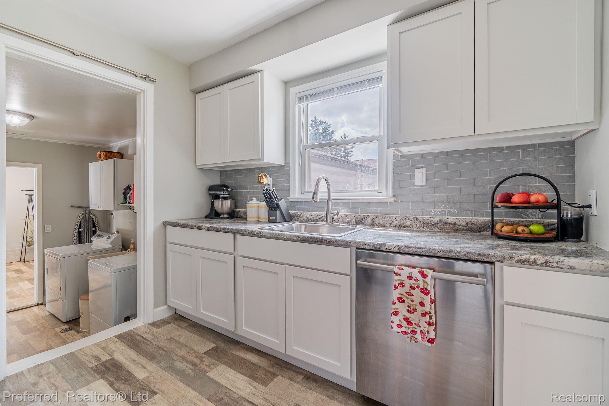 14116 Stark Road Livonia, MI 48154 - Photo 14 of 33 Gallery Image 14