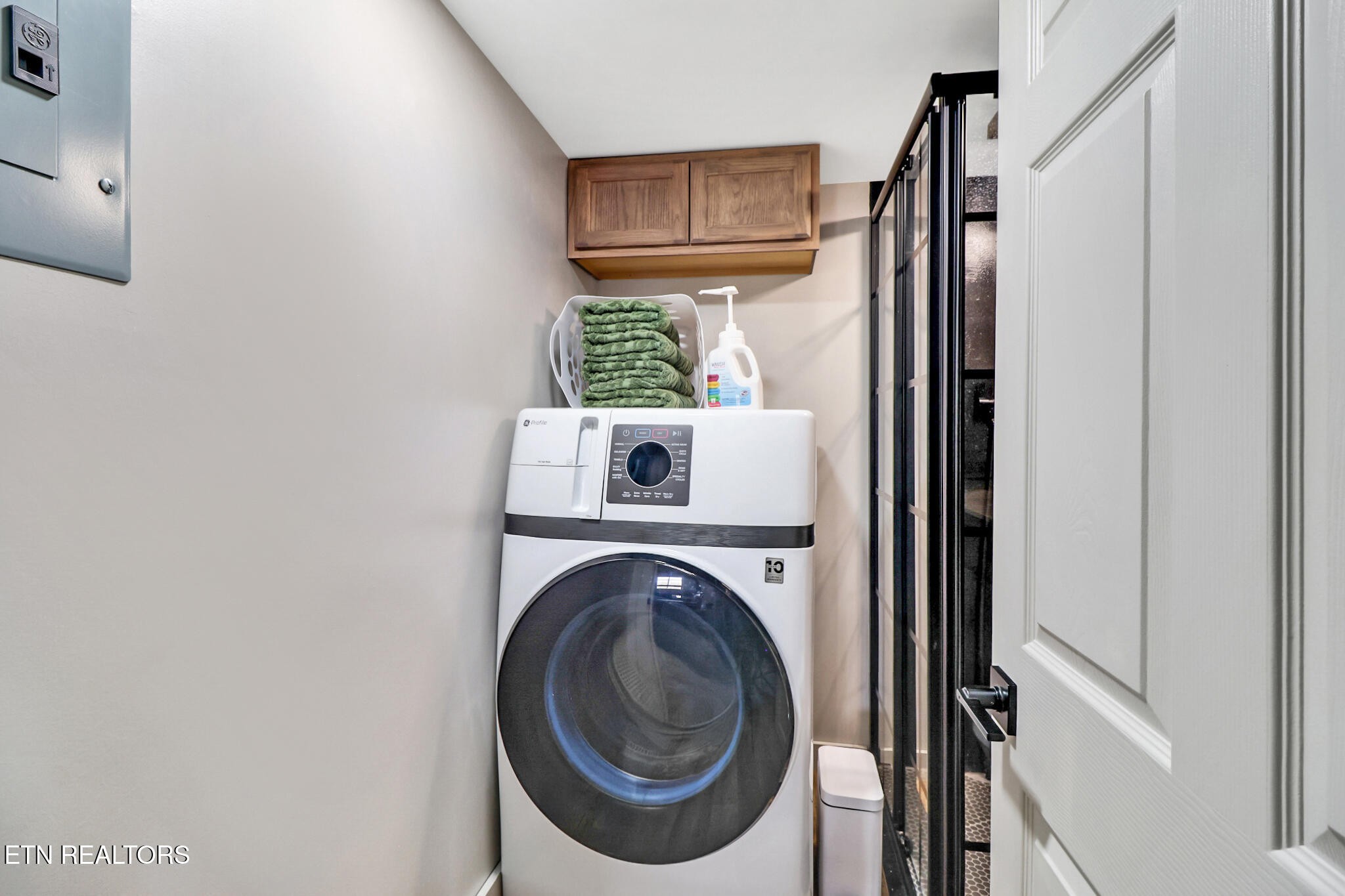 7616 Plateau Road Crossville, TN 38571 - Photo 45 of 60 a utility room with dryer and washer