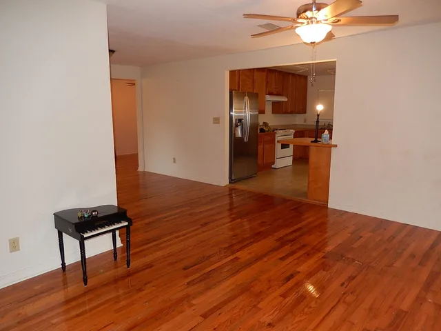 $1,850 | 307 North Dellview Drive, Tallahassee, FL 32303