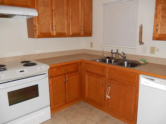 $1,850 | 307 North Dellview Drive, Tallahassee, FL 32303