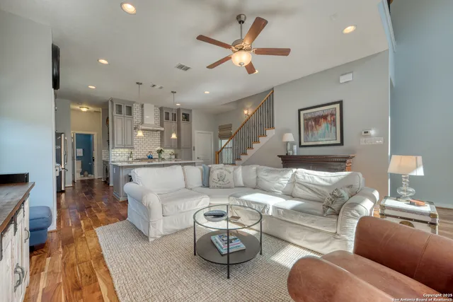 $3,150 | 3839 Harry Wurzbach Road, Unit 12, San Antonio, TX 78209