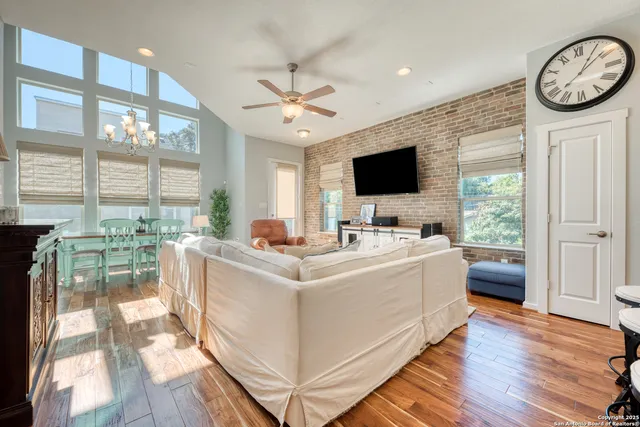 $3,150 | 3839 Harry Wurzbach Road, Unit 12, San Antonio, TX 78209