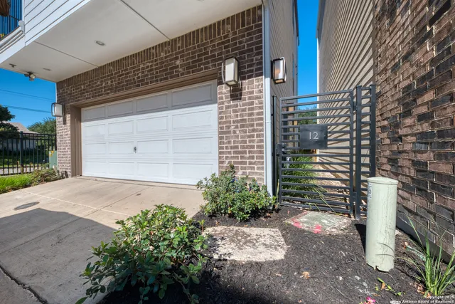 $3,150 | 3839 Harry Wurzbach Road, Unit 12, San Antonio, TX 78209