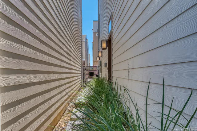 $3,150 | 3839 Harry Wurzbach Road, Unit 12, San Antonio, TX 78209