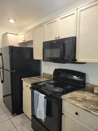 $1,975 | 706 South St Martin Drive, Gilbert, AZ 85233