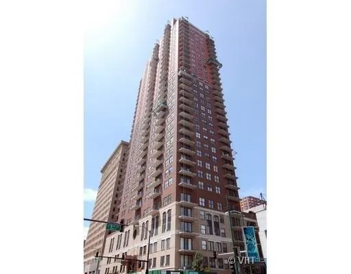 $3,200 | 41 East 8th Street, Unit 2606, Chicago, IL 60605